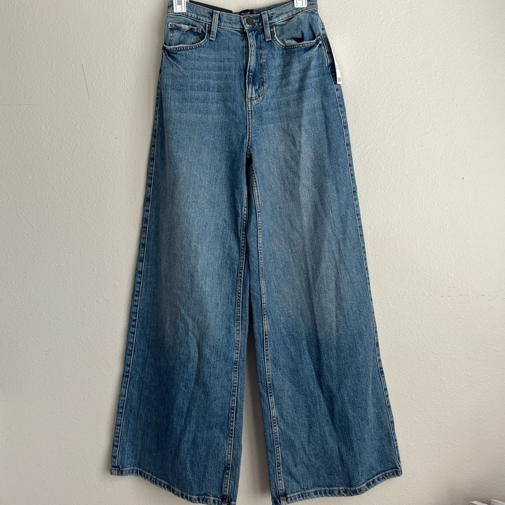 Cutest New With Tags Urban Outfitter Wide Leg Jeans!